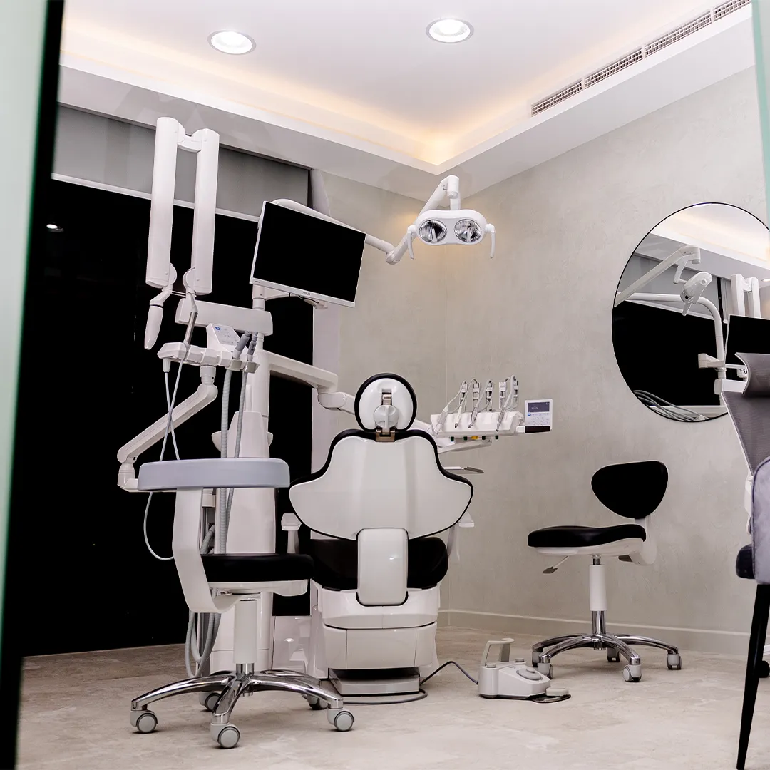 Queens Elite Medical Center Dubai Marina interior consultation suites and modern operatory